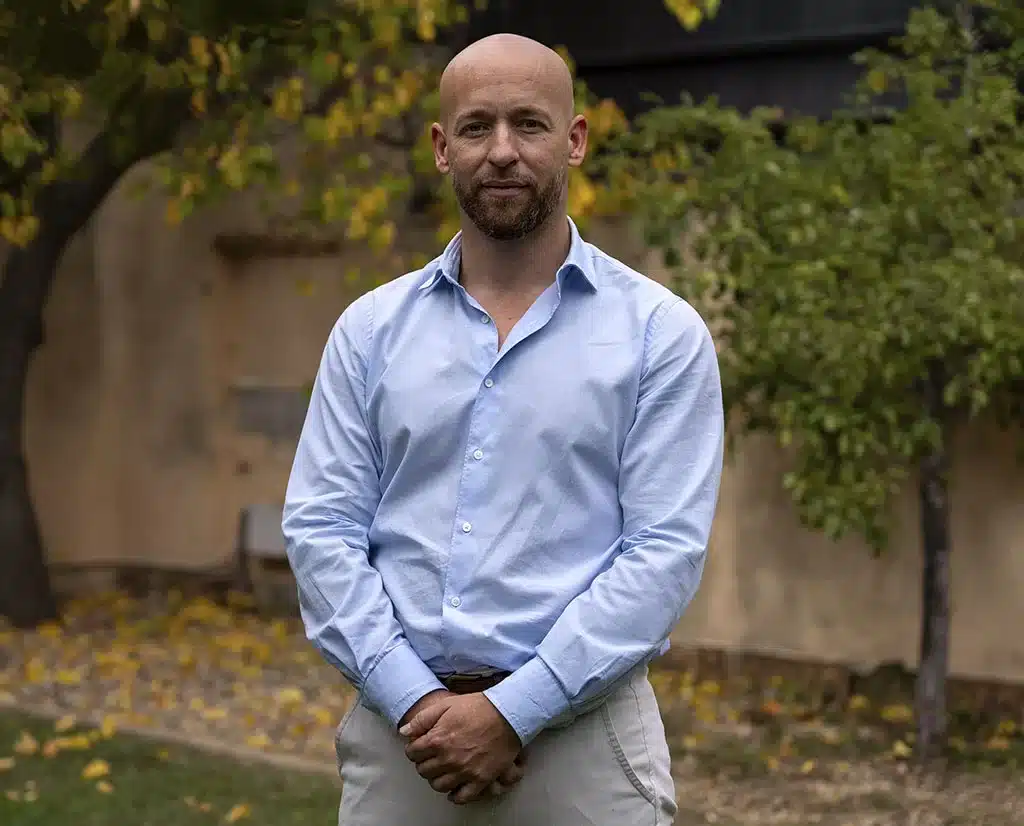 Borja, responsable de administración del Centro de Desintoxicación Árbor en Soto del Real, Madrid.